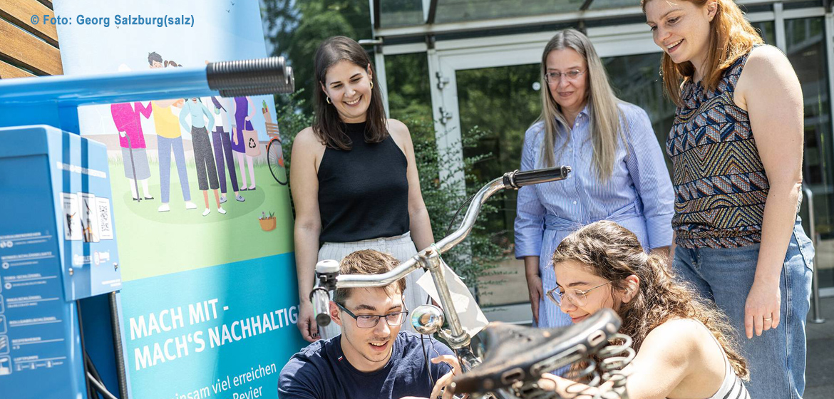 Neue Reparatursäule für Fahrräder am Nelly eingeweiht - Foto: Georg Salzburg(salz)