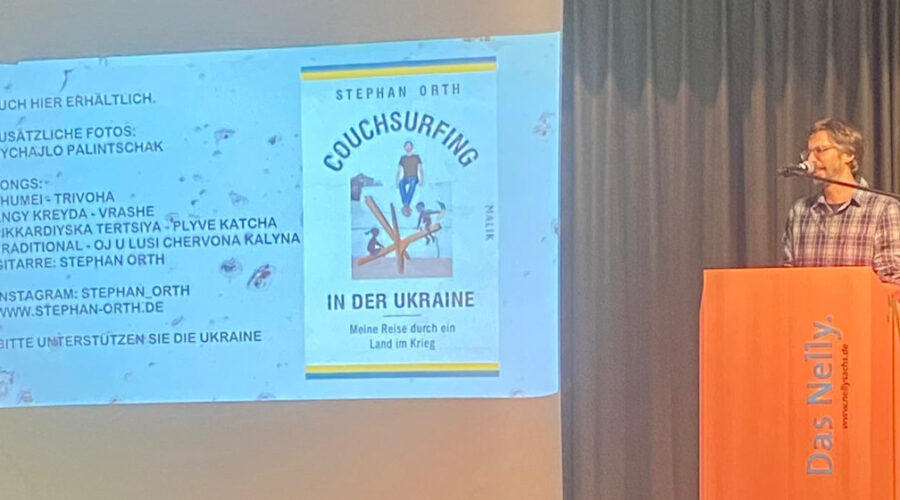 Couchsurfing im Kriegsgebiet – Stephan Orth liest am Nelly