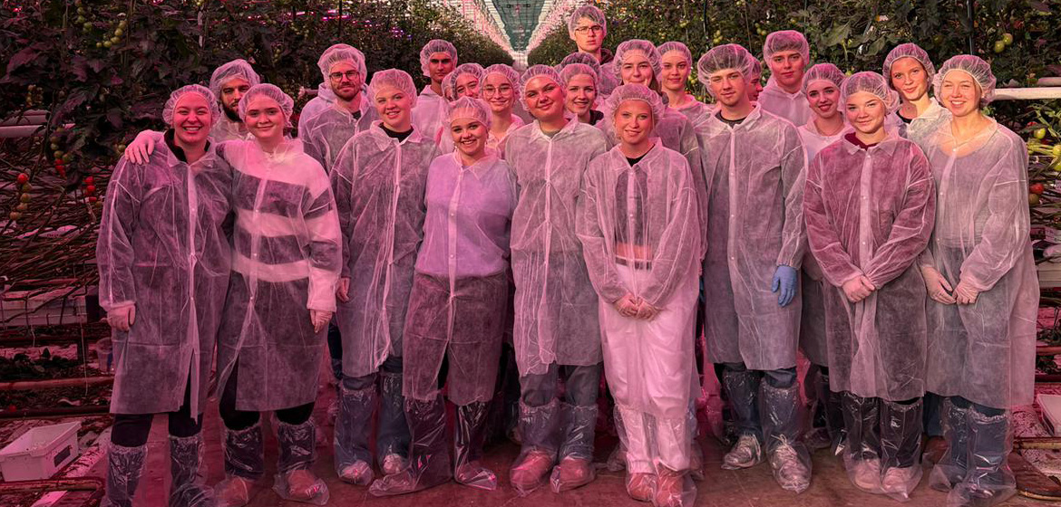 Exkursion des Erdkunde-GK der Q1 zur Gemüsegärtnerei Vitarom in Neurath